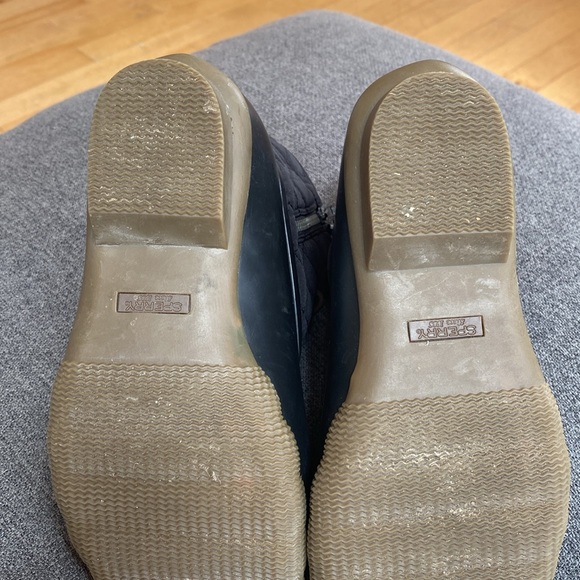 Sperry Woman’s Salt Water Boots size 7.5 - Picture 3 of 4